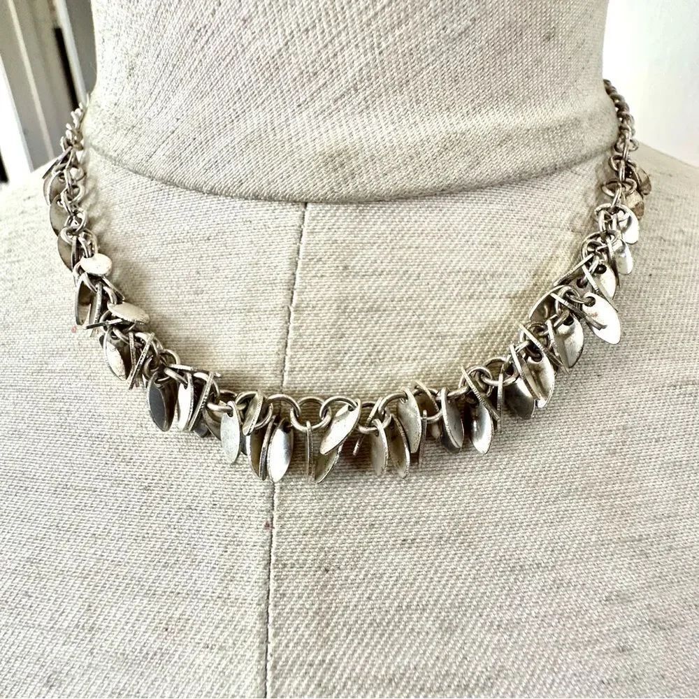 Avon vintage silver tone necklace